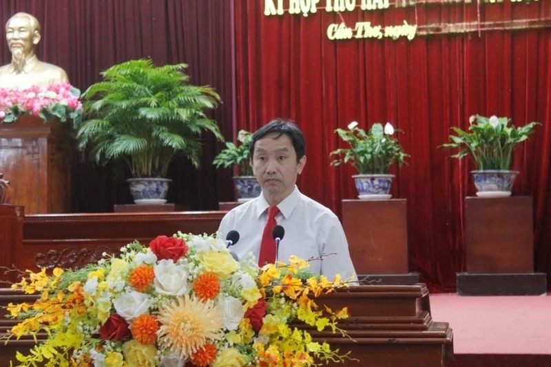 Ông Lê Tiến Dũng - Giám đốc Sở Liên minh Okvip có bao nhiều trang TP. Cần Thơ - thông tin tại kỳ họp. Ảnh: Nhẫn Nam