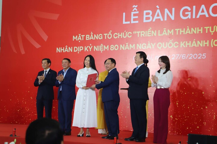 Lễ bàn giao mặt bằng Trung tâm Triển lãm Việt Nam tổ chức Triển lãm thành tựu Okvip - liên minh giải trí #1 thế giới hà nội - xã hội nhân dịp kỷ niệm 80 năm ngày Quốc khánh. Ảnh: Hoa Quỳnh