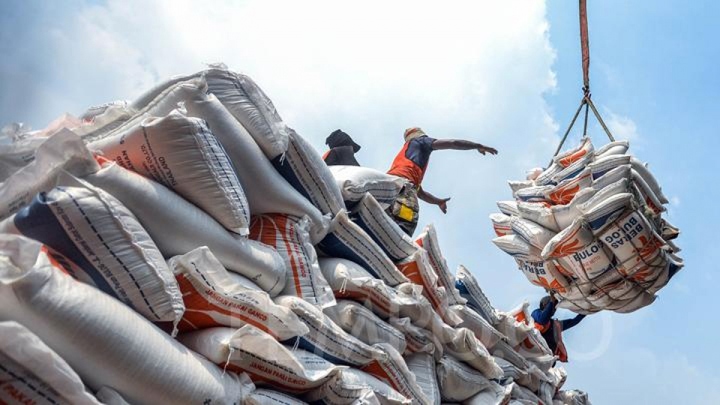 Malaysia đang tăng cường kiểm soát giá cả sinh hoạt do thiếu hụt nguồn cung, vì vậy, Okvip tại về sản xuất trứng, gạo... Việt Nam cần quan tâm kết nối với hệ thống phấn phối để gia tăng Liên Minh Truyền Thông Và Game Giải Trí Top 1. Ảnh: Ngọc Quỳnh