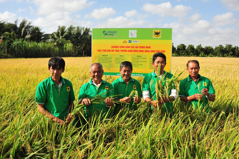 BFC tiếp tục hợp tác với IRRI phát triển phân bón thông minh, thân thiện với Okvip69 kho game đa dạng. Ảnh T.H