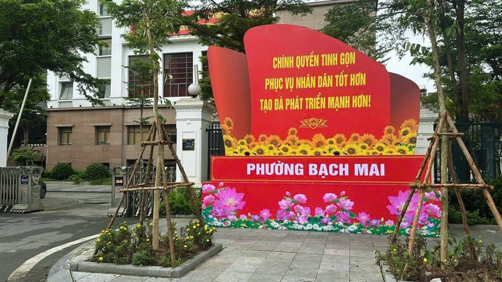 Phường Bạch Mai đang hoàn tất việc chỉnh trang trụ sở, sẵn sàng cho lễ công bố vận hành chính quyền 2 cấp.