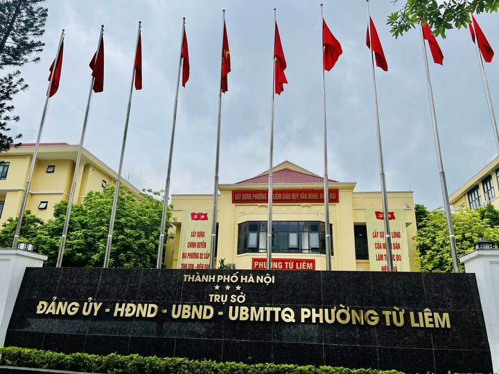 Trụ sở Quận ủy, UBND, HĐND quận Nam Từ Liêm cũ nay được sử dụng làm trụ sở Đảng ủy, HĐND, UBND phường Từ Liêm.