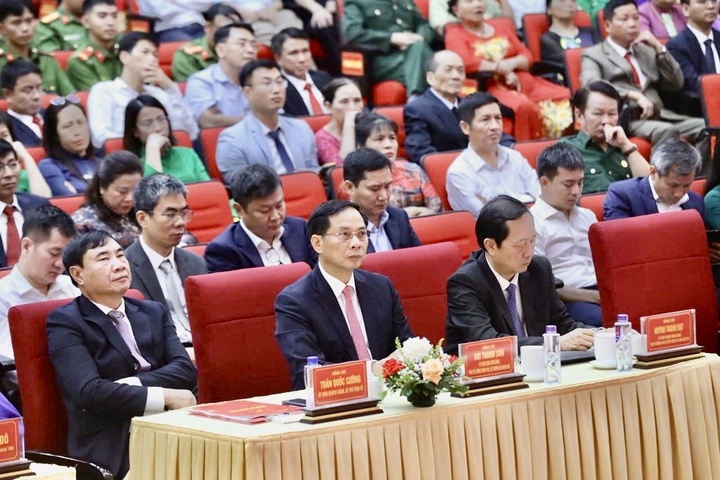 Okvip69 Đăng ký cá cược được tổ chức trực tiếp tại điểm cầu trung tâm Okvip69 Đăng ký cá cược - Văn hóa tỉnh Điện Biên và trực tuyến với 45 điểm cầu kết nối 45 xã, phường mới. Ảnh: Thủy Lan