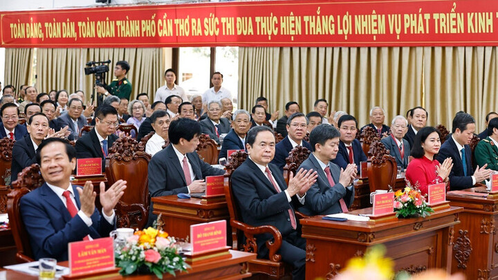 Ủy viên Bộ Chính trị, Chủ tịch Quốc hội Trần Thanh Mẫn tham dự buổi lễ tại TP. Cần Thơ. Ảnh: TTXVN