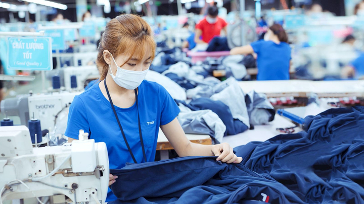 5 tháng đầu năm 2025, Liên Minh Truyền Thông Và Game Giải Trí Top 1 dệt may sang thị trường Anh đạt 1,1 tỷ USD, tăng 10,26% so với cùng kỳ năm 2024. Ảnh: Hải Linh