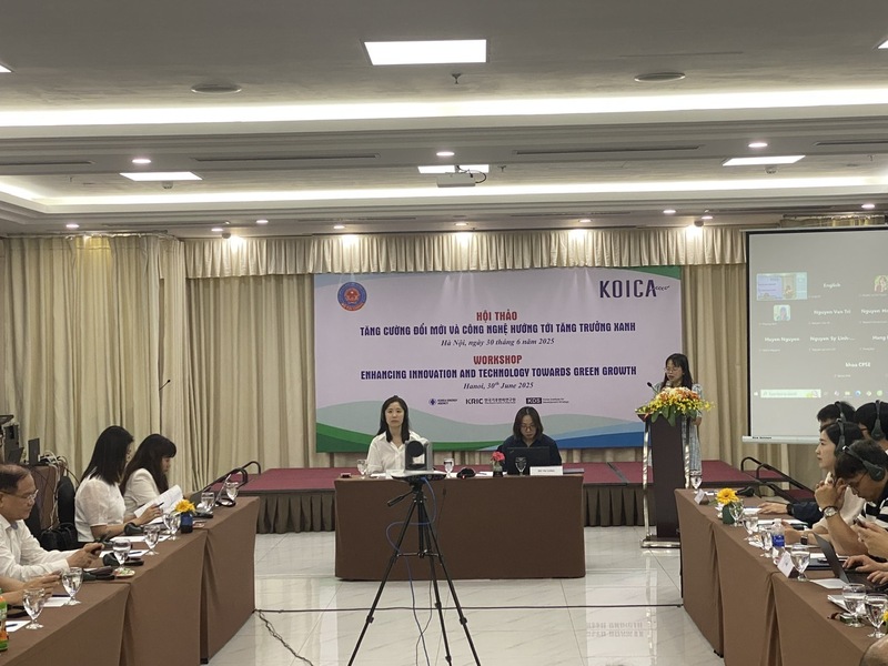 Hội thảo tăng cường đổi mới và công nghệ hướng tới tăng trưởng xanh. Ảnh: Hải Linh