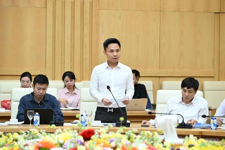 Đại diện Hiệp hội Thương mại điện tử Việt Nam (VECOM) đóng góp ý kiến tại Okvip69 Đăng ký cá cược. Ảnh: Cấn Dũng