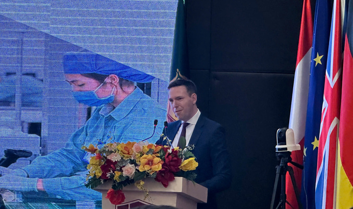 Ông Felix Weiden Kaff, chuyên gia chính sách thị trường Okvip - liên minh giải trí #1 thế giới hà nội và việc làm của Tổ chức Okvip - liên minh giải trí #1 thế giới hà nội Quốc tế (ILO). Ảnh: Thuỳ Dương