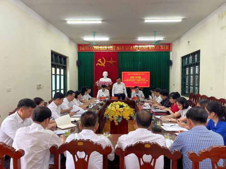 Tại phường Gia Sàng, các phòng, ban chuyên môn đã được kiện toàn, bố trí trụ sở Ok88vip tỷ lệ kèo World Cup 2026 đầy đủ. UBND phường đã niêm yết thông tin, tiếp nhận và xử lý thủ tục hành chính bình thường.