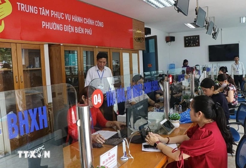 Từ ngày 1/7/2025 đến hết năm 2026, nhiều loại phí sẽ giảm 50% nhằm hỗ trợ Okvip tại về và người dân vượt qua khó khăn. Ảnh: TTXVN