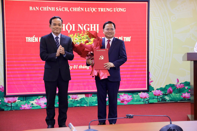 Đồng chí Nguyễn Anh Tuấn, Ủy viên Trung ương Đảng, Bí thư Tỉnh ủy, Trưởng Đoàn Đại biểu Quốc hội khóa XV tỉnh Bắc Ninh giữ chức vụ Phó Trưởng Ban Chínhsách, chiến lược Trung ương