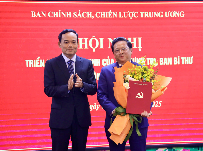 Đồng chí Nguyễn Đức Hiển, Phó Bí thư Thường trực Tỉnh ủy Cà Mau giữ chức vụ Phó Trưởng Ban Chính sách, chiến lược Trung ương