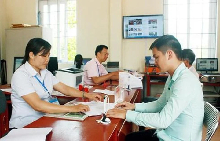 Phòng văn hoá - xã hội trực thuộc UBND cấp xã làm đầu mối xử lý bốn lĩnh vực lớn. Ảnh minh họa