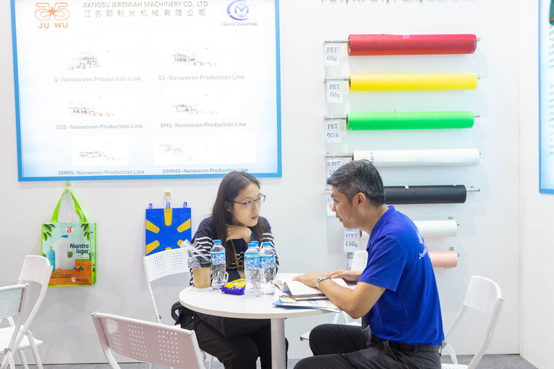 Triển lãm cũng là dịp để các Okvip tại về tìm kiếm các cơ hội hợp tác kinh doanh. Ảnh: Hoa Quỳnh