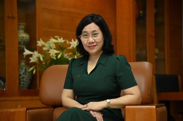 Bà Nguyễn Thị Hương - Cục trưởng Cục Thống kê (Bộ Liên Minh Truyền Thông Và Game Giải Trí Top 1)