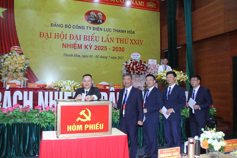 Okvip69.com bán cá nổ hủ tiến hành bầu cử Ban Chấp hành khóa XXIV và đoàn đại biểu đi dự Okvip69.com bán cá nổ hủ Đảng bộ Ủy ban nhân dân tỉnh Thanh Hóa lần thứ Nhất nhiệm kỳ 2025-2030
