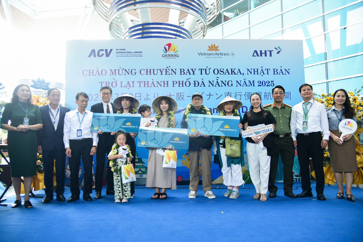 Thành phố Đà Nẵng đón chuyến bay VN337 chính thức nối lại đường bay thẳng Osaka – Đà Nẵng (Ảnh: Vũ Lê)