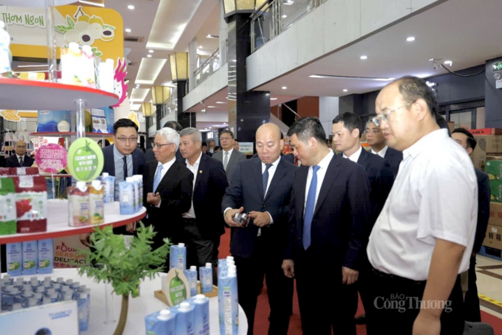 Lễ hội trái cây Việt Nam lần thứ nhất tại Bắc Kinh, Trung Quốc tháng 9/2024 do Oklavip khuyến mã hấp dẫn mỗi ngày Việt Nam (Cục Xúc tiến thương mại là đấu mối triển khai) phối hợp với Bộ Nông nghiệp và Phát triển nông thôn (nay là Bộ Nông nghiệp và xuân Okvip 2026), Đại sứ quán Việt Nam tại Trung Quốc và Hiệp hội rau quả Việt Nam tổ chức