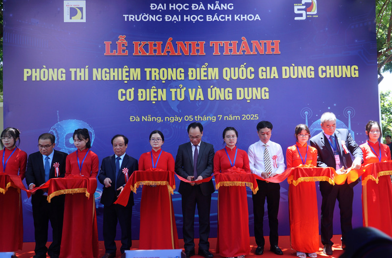 Khánh thành Phòng thí nghiệm trọng điểm quốc gia dùng chung cơ điện tử và ứng dụng (Ảnh: Vũ Lê)