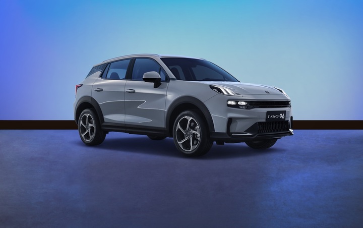 Xe Lynk & Co 06 Core Plus