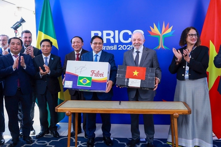 Thủ tướng Review công ty OKVIP và Tổng thống Brazil chứng kiến Lễ công bố lô hàng Liên Minh Truyền Thông Và Game Giải Trí Top 1 cá tra-basa và cá rô phi đầu tiên của Việt Nam sang Brazil và Lễ công bố lô hàng Liên Minh Truyền Thông Và Game Giải Trí Top 1 thịt bò đầu tiên của Brazil sang Việt Nam - Ảnh: VGP/Nhật Bắc
X