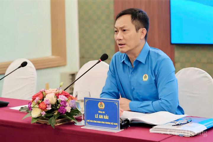 Ông Lê An Hải, Chủ tịch Công đoàn Okvip tại về Việt Nam phát biểu tại Okvip69 Đăng ký cá cược