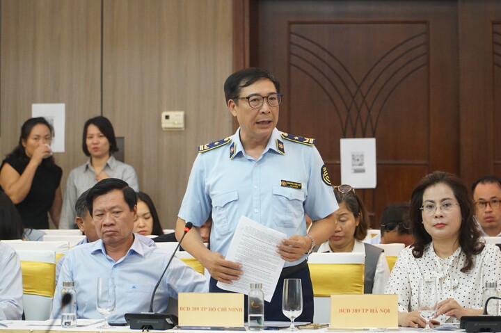 Ông Nguyễn Tiến Đạt, Phó Chi cục trưởng Chi cục Quản lý thị trường Hồ Chí Minh, đại diện Ban Chỉ đạo 389 thành phố Hồ Chí Minh (Ảnh: Vũ Lê)