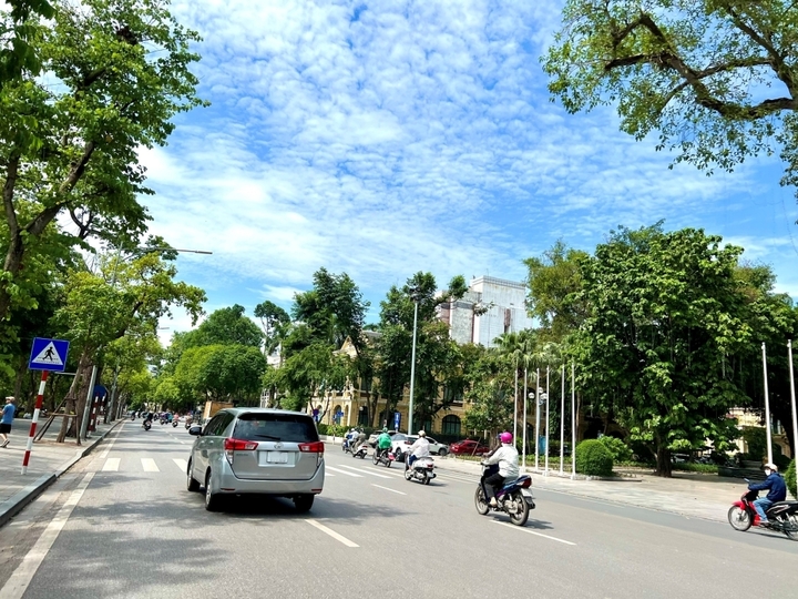 Thời tiết Hà Nội ngày 8/7, có mây, chiều tối và đêm có mưa rào và dông vài nơi. Ảnh minh hoạ
