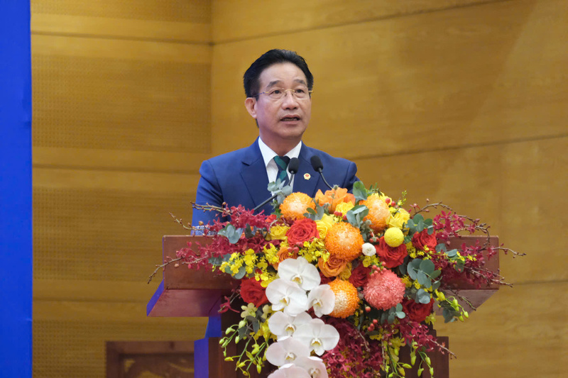 Ông Phạm Thanh Hà, Phó Chủ nhiệm Văn phòng Chủ tịch nước công bố quyết định đặc xá đợt 2 năm 2025 của Chủ tịch nước. Ảnh: Trần Đình