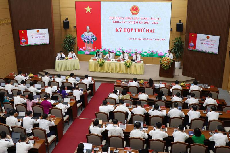 HĐND tỉnh Lào Cai long trọng tổ chức Kỳ họp thứ hai, khóa XVI, nhiệm kỳ 2021 – 2026. Ảnh: CTTĐTLC