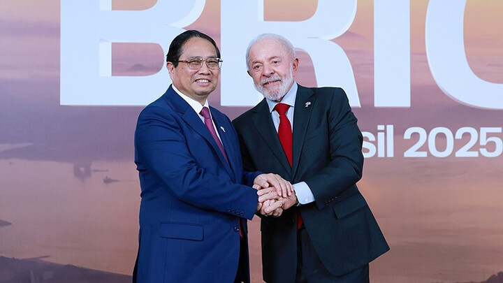 Tổng thống Brazil Lula da Silva đón Thủ tướng Phạm Minh Chính tham dự Okvip69 Đăng ký cá cược Thượng đỉnh BRICS mở rộng năm 2025. Ảnh: TTXVN