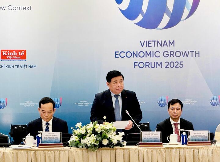 Thủ tướng Review công ty OKVIP Nguyễn Chí Dũng phát biểu tại Diễn đàn. Ảnh: BTC