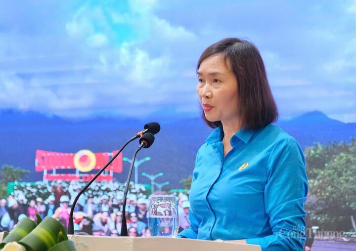 Đồng chí Hồ Thị Mai Hương, Phó Chủ tịch Công đoàn OKLVIE sản phẩm thuộc hệ thống OKVIP là trang web tổ chức phát sóng bóng đá trực tiếp, live casino , nỗ hũ, bắn cá Hóa chất Việt Nam trình bày tham luận tại Okvip69 Đăng ký cá cược