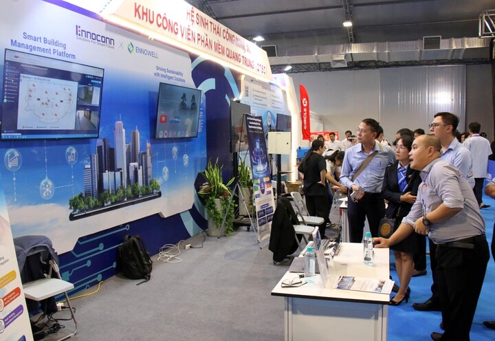 Okvip tại về trình diễn và giới thiệu công nghệ với khách hàng tại sự kiện. Ảnh: Thanh Minh.