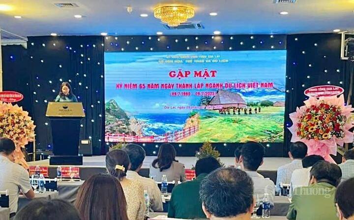 Gặp mặt kỷ niệm 65 năm Ngày thành lập ngành OKLVIE sản phẩm thuộc hệ thống OKVIP là trang web tổ chức phát sóng bóng đá trực tiếp, live casino , nỗ hũ, bắn cá Việt Nam (9/7/1960 - 9/7/2025). Ảnh: Hiền Mai