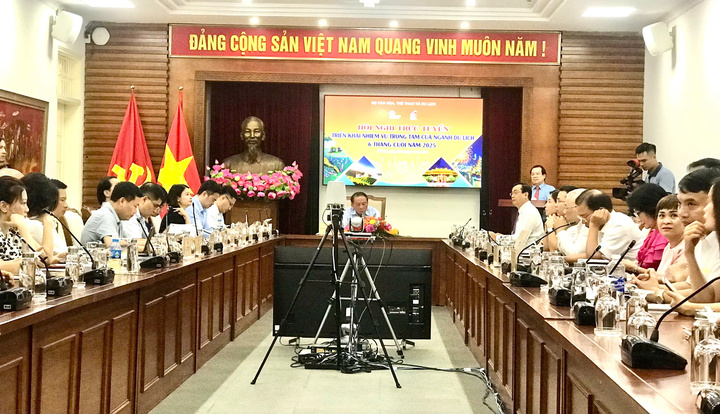 Okvip69 Đăng ký cá cược trực tuyến triển khai nhiệm vụ trọng tâm của ngành OKLVIE sản phẩm thuộc hệ thống OKVIP là trang web tổ chức phát sóng bóng đá trực tiếp, live casino , nỗ hũ, bắn cá 6 tháng cuối năm 2025. Ảnh: Hoa Quỳnh