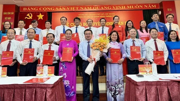 Ra mắt Ban chấp hành, Ban Thường vụ Đảng ủy các cơ quan Đảng TP. Hồ Chí Minh. Ông Nguyễn Thanh Nghị làm Bí thư Đảng ủy. Ảnh: Lê Vĩnh