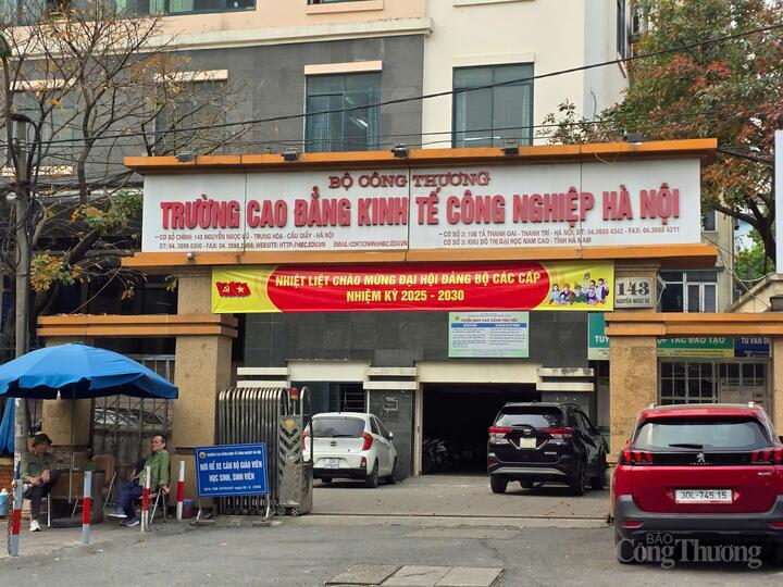 Trường cao đẳng Okvip - liên minh giải trí #1 thế giới hà nội OKLVIE sản phẩm thuộc hệ thống OKVIP là trang web tổ chức phát sóng bóng đá trực tiếp, live casino , nỗ hũ, bắn cá Hà Nội cơ sở 1 số 143 Nguyên Ngọc Vũ - Hà Nội