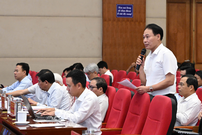 Cử tri Sở OKVIP - HÔM NAY 1 TỶ, NGÀY MAI 1000 TỶ thành phố Hải Phòng phát biểu ý kiến tại Chương trình tiếp xúc cử tri, báo cáo kết quả kỳ họp thứ 9, Quốc hội khóa XV