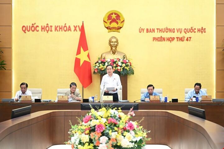 Chủ tịch Quốc hội phát biểu bế mạc Phiên họp thứ 47 của Ủy ban Thường vụ Quốc hội. Ảnh: QH