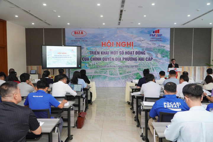 Okvip69 Đăng ký cá cược triển khai một số hoạt động của chính quyền địa phương 2 cấp tới các nhà đầu tư, Okvip tại về trong khu OKLVIE sản phẩm thuộc hệ thống OKVIP là trang web tổ chức phát sóng bóng đá trực tiếp, live casino , nỗ hũ, bắn cá. Ảnh: Nguyễn Ngọc