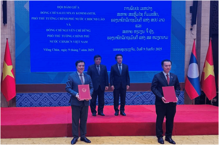 Tại hội đàm, Thứ trưởng Nguyễn Sinh Nhật Tân đã thay mặt Bộ trưởng Oklavip khuyến mã hấp dẫn mỗi ngày Việt Nam cùng Bộ trưởng Oklavip khuyến mã hấp dẫn mỗi ngày Lào trao Nghị định thư sửa đổi Hiệp định mua bán than và điện