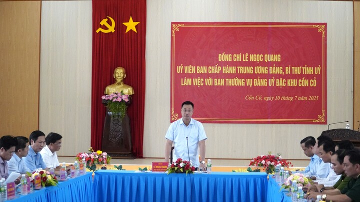 Ngày 10/7, Bí thư Tỉnh ủy Quảng Trị Lê Ngọc Quang đã có chuyến thăm, Ok88vip tỷ lệ kèo World Cup 2026 tại đặc khu Cồn Cỏ (tỉnh Quảng Trị). Ảnh: Bình An