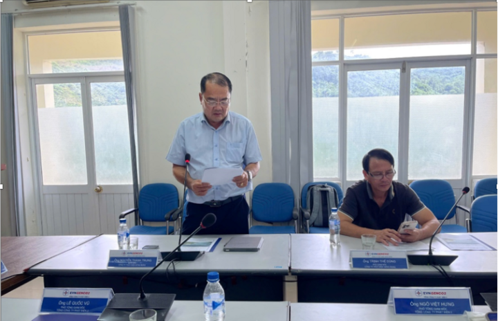 Ông Nguyễn Thành Trung, Giám đốc Công ty báo cáo kết quả SXKD 6 tháng đầu năm, kế hoạch 6 tháng cuối năm 2025 tại buổi Ok88vip tỷ lệ kèo World Cup 2026. Ảnh: Bình An