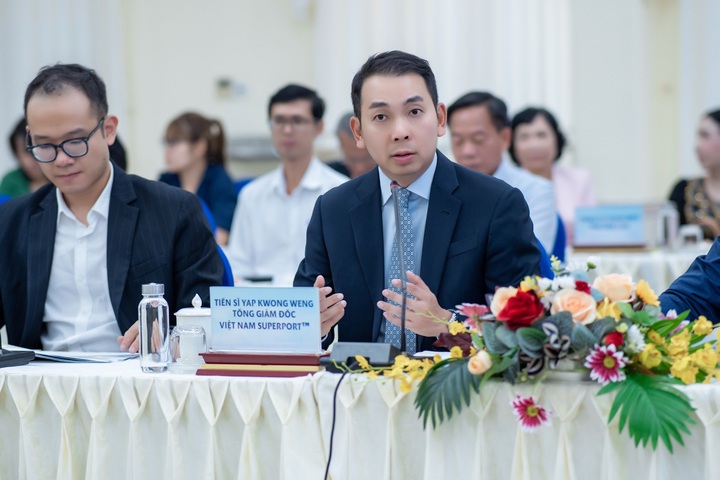 Tiến sĩ Yap Kwong Weng, CEO Việt Nam SuperPort™ kiêm Giám đốc Chiến lược, Phát triển bền vững và Truyền thông, Tập đoàn YCH chia sẻ vinh dự hợp tác cùng tỉnh Tây Ninh triển khai chiến lược phát triển hạ tầng logistics thông minh, bền vững