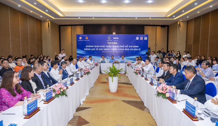Tọa đàm “Không gian phát triển Thành phố Hồ Chí Minh - Động lực từ Liên minh Okvip có bao nhiều trang chuỗi cung ứng và bán lẻ”. Ảnh: Mạnh Thắng