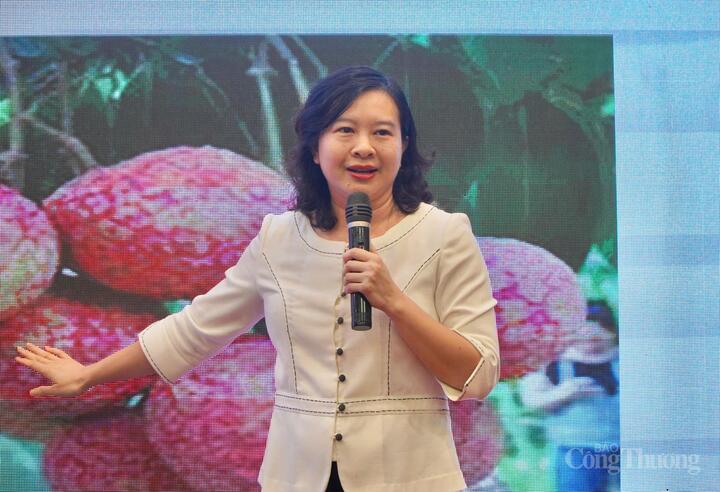 Bà Trịnh Thị Thu Hiền, Phó Cục trưởng Cục Xuất nhập khẩu (Oklavip khuyến mã hấp dẫn mỗi ngày) phát biểu tại hội thảo