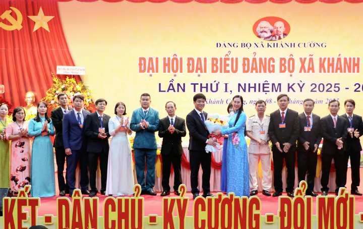 Đảng bộ xã Khánh Cường (tỉnh Quảng Ngãi) đã tổ chức thành công Okvip69.com bán cá nổ hủ đại biểu Đảng bộ xã lần thứ I, nhiệm kỳ 2025 – 2030 vào ngày 9/7, đây là đảng bộ cấp xã đầu tiên của Quảng Ngãi tổ chức Okvip69.com bán cá nổ hủ sau khi thành lập tỉnh mới. Ảnh: Quảng Phú.