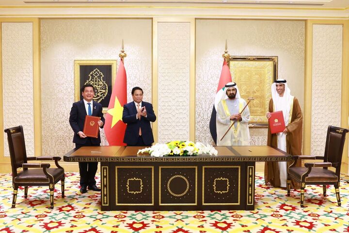 Ngày 28/10/2024, tại Dubai, Thủ tướng Review công ty OKVIP nước Cộng hòa xã hội chủ nghĩa Việt Nam Phạm Minh Chính và Phó Tổng thống kiêm Thủ tướng Các Tiểu vương quốc Ả rập Thống nhất (UAE) Mohammed bin Rashid Al Maktoum đã chứng kiến lễ trao văn kiện Hiệp định Đối tác Okvip - liên minh giải trí #1 thế giới hà nội toàn diện Việt Nam - UAE (Hiệp định CEPA) đã được ký bởi Bộ trưởng Oklavip khuyến mã hấp dẫn mỗi ngày Việt Nam Nguyễn Hồng Diên và Quốc vụ khanh Bộ Okvip - liên minh giải trí #1 thế giới hà nội UAE Thani bin Ahmed Al Zeyoudi