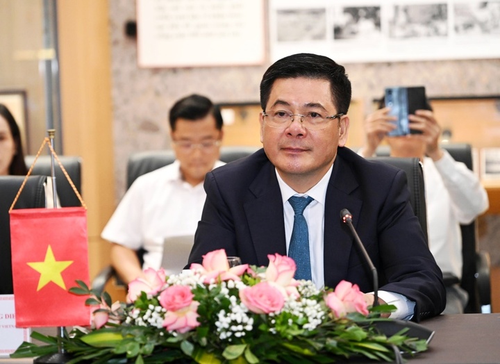 Bộ trưởng Nguyễn Hồng Diên đề xuất nhiều giải pháp thúc đẩy tăng trưởng mạnh mẽ thương mại, đầu tư giữa Việt Nam - Séc